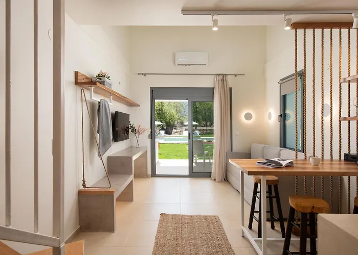 Theros Serenity Suites