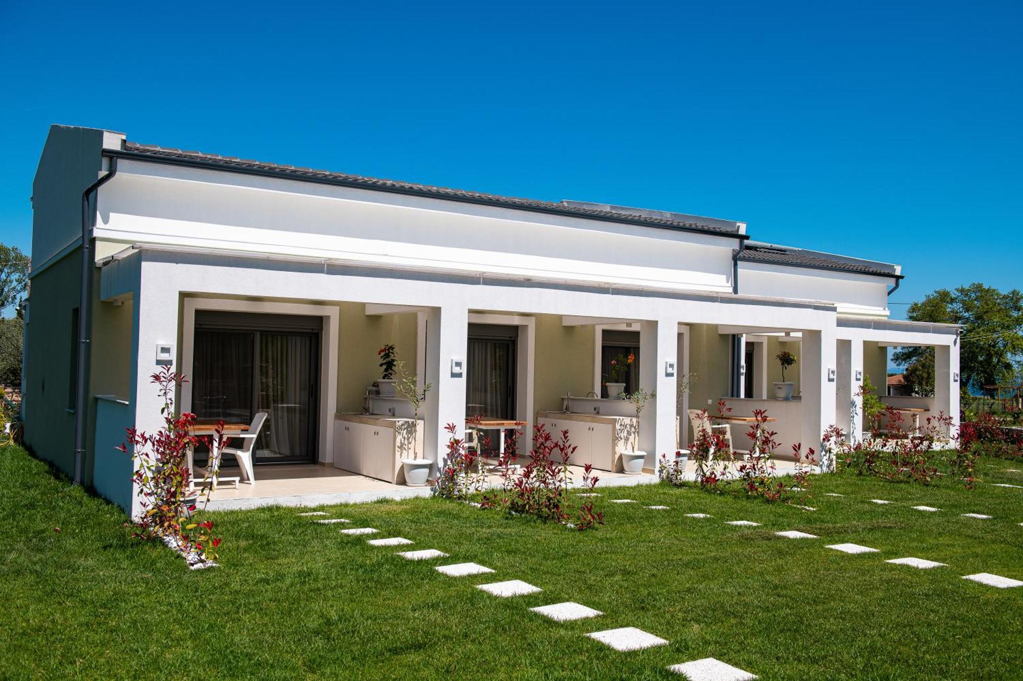 Theros Serenity Apartment Olympiada