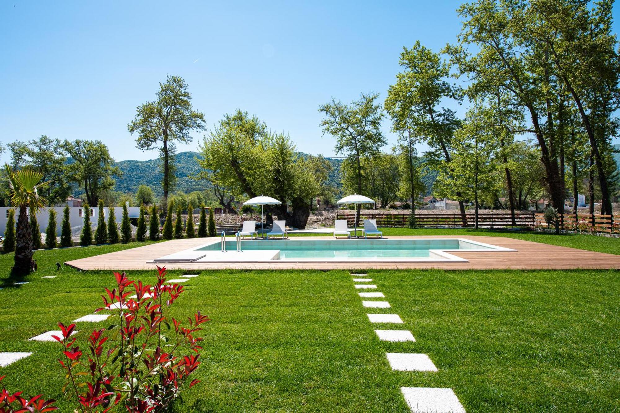 Theros Serenity Apartment *